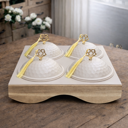 مضيفة فاخر 4 علب معدن قاعدة خشبية بيج