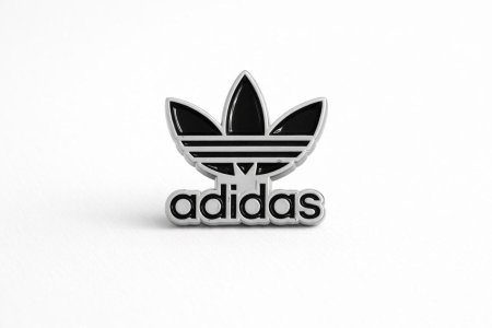 15. ستيكر جوال - adidas