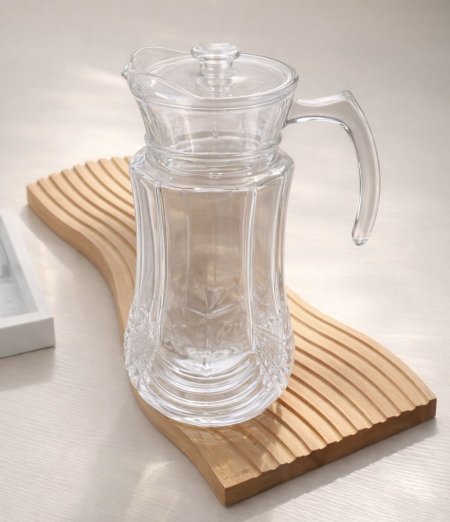 شربة ماء زجاج شفاف مزخرف