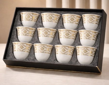 فناجين قهوة سادة نقشة ذهبية/12