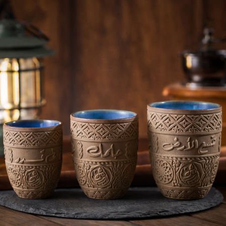 كوب فخار تراثي - نقوش عربية