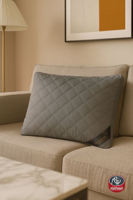 مخدة فاخرة مبطنة بنقشة المربعات