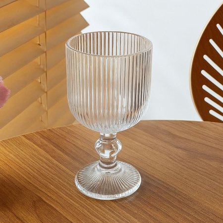 كاسات عصير محزز برجل ثقيل